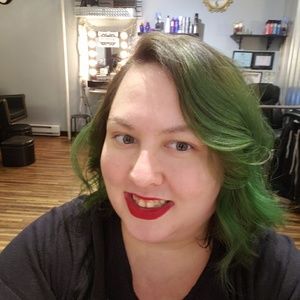 Meet your Posher, Deanna